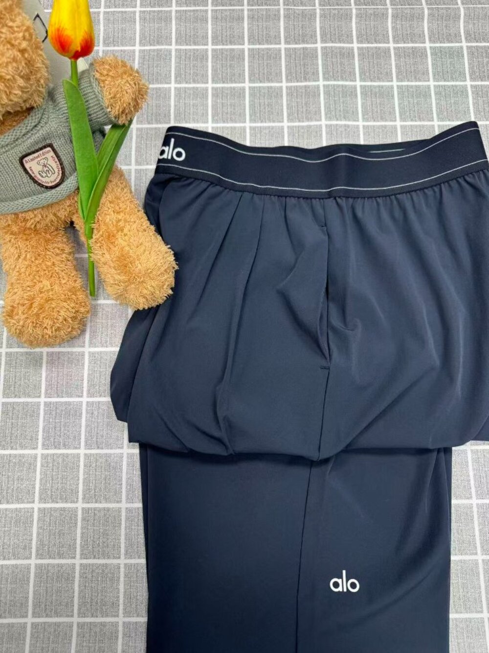 Alo Yoga Women's Navy Blue Sporty Casual Fashion Classic Suit Pants - Regular🆕 - Picture 5 of 6